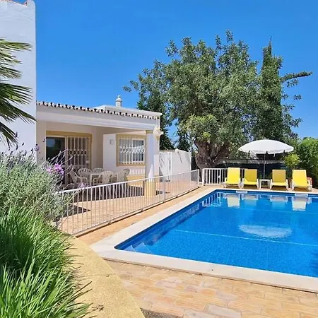 Casa Dos Cedros * Guia (Faro)